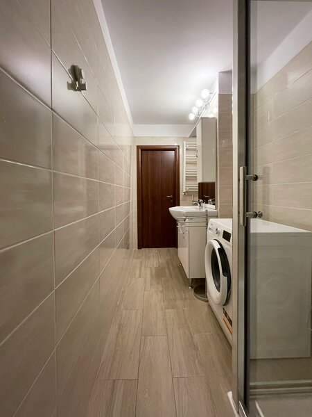 Unirii, Bd., Tribunal, 2 camere decomandat, 65 mp, recent renovat.