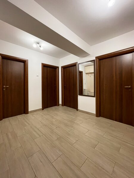 Unirii, Bd., Tribunal, 2 camere decomandat, 65 mp, recent renovat.